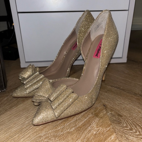 NWOB Betsey Johnson Prince D'Orsay Bow Pumps - Picture 8 of 12